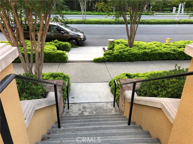 Detail Gallery Image 4 of 23 For 122 Vintage #20,  Irvine,  CA 92620 - 3 Beds | 3 Baths