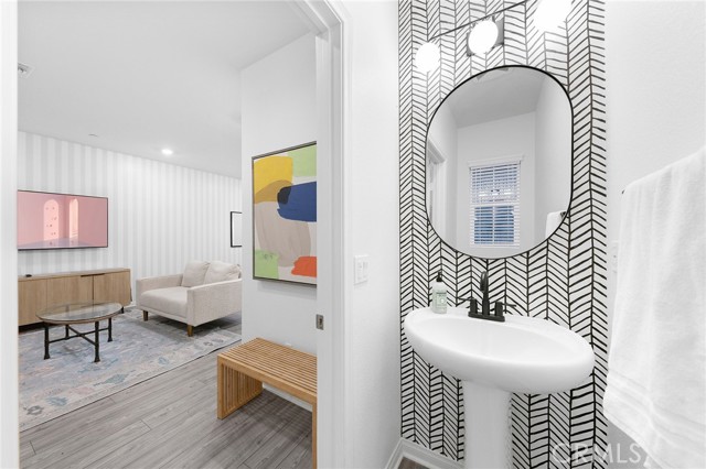 3957 E Huntington, Ontario CA: https://media.crmls.org/medias/b8864c4a-5395-4371-8767-610bd170d5fd.jpg