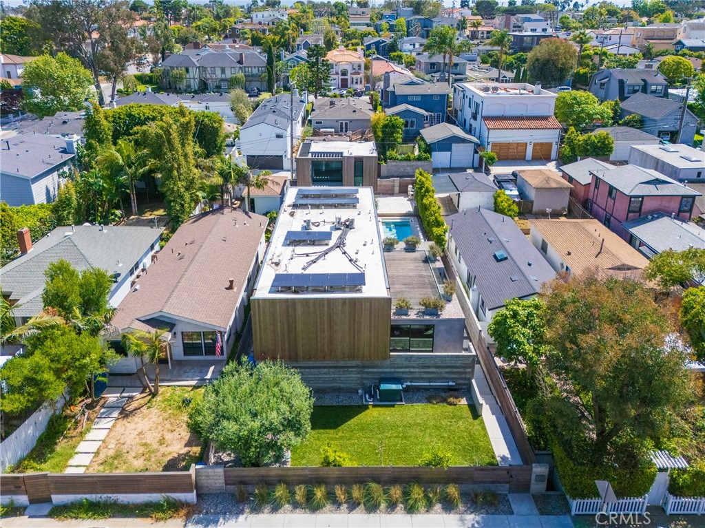 https://media.crmls.org/medias/b8869ab5-a965-43ed-9e68-e8130d71ae99.jpg?preset=X-Large