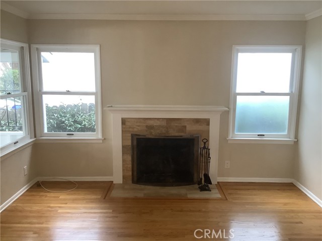 Detail Gallery Image 2 of 10 For 3149 Alabama St, La Crescenta,  CA 91214 - 3 Beds | 2 Baths