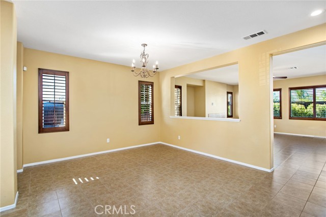 Detail Gallery Image 10 of 53 For 28618 Autumn Ln, Menifee,  CA 92584 - 5 Beds | 3 Baths