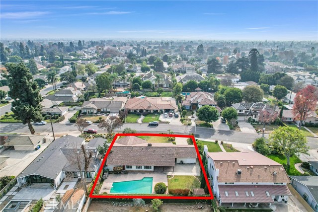 61 W Birchcroft Street, Arcadia CA: https://media.crmls.org/medias/b8876745-f413-4626-bbe7-5a326a79cd39.jpg