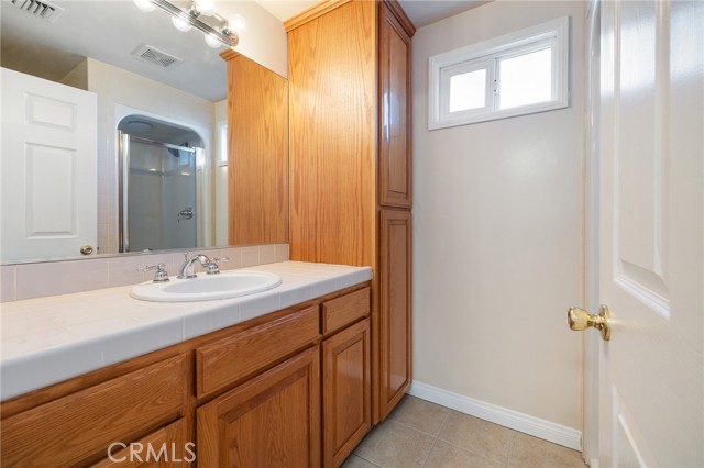 Detail Gallery Image 18 of 34 For 10530 Mcvine Ave, Sunland,  CA 91040 - 2 Beds | 2 Baths