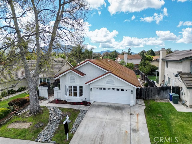 5462 Butterfield Street photo 4