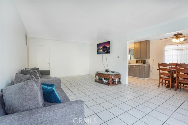 Detail Gallery Image 3 of 28 For 6904 Radford Ave #1,  North Hollywood,  CA 91605 - 2 Beds | 2 Baths