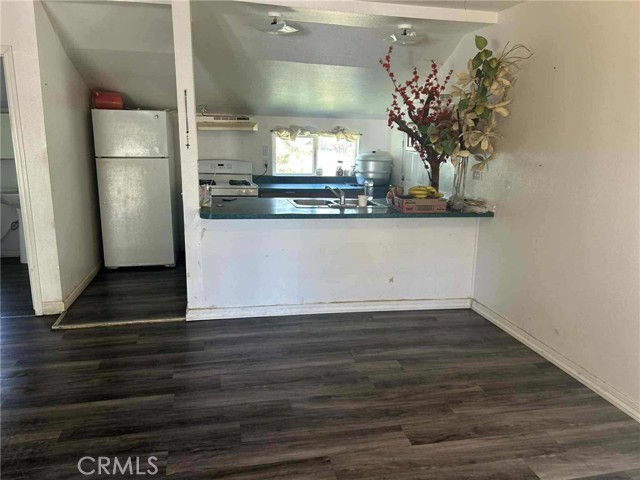 Detail Gallery Image 8 of 22 For 306 Luning Ave, Gerber,  CA 96035 - 2 Beds | 1 Baths