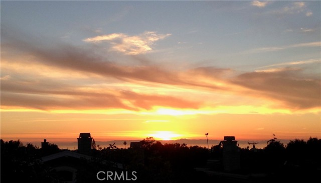 3611 Daffodil Avenue, Corona del Mar CA: https://media.crmls.org/medias/b88a495c-680e-4e4c-b527-7a3e2933cdd3.jpg