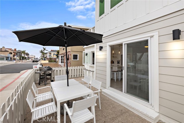 207 40th Street, Newport Beach CA: https://media.crmls.org/medias/b88a6fcc-9d49-4ab3-a0d6-3d534936b799.jpg