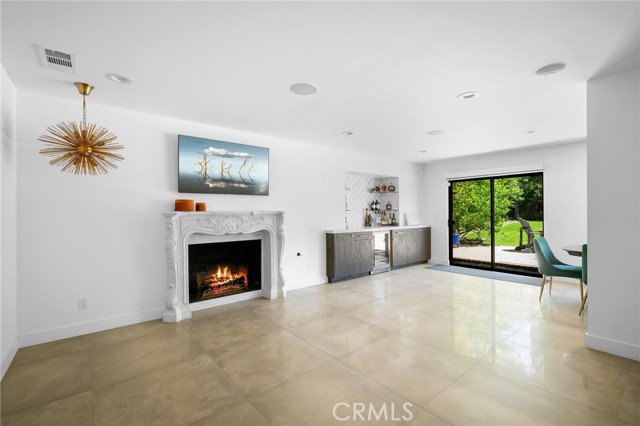 2305 Henrietta Avenue, La Crescenta CA: https://media.crmls.org/medias/b88abd0c-955b-4237-925c-c60390b3372b.jpg