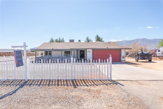 Detail Gallery Image 4 of 38 For 21141 Nandina, Apple Valley,  CA 92308 - 3 Beds | 2 Baths