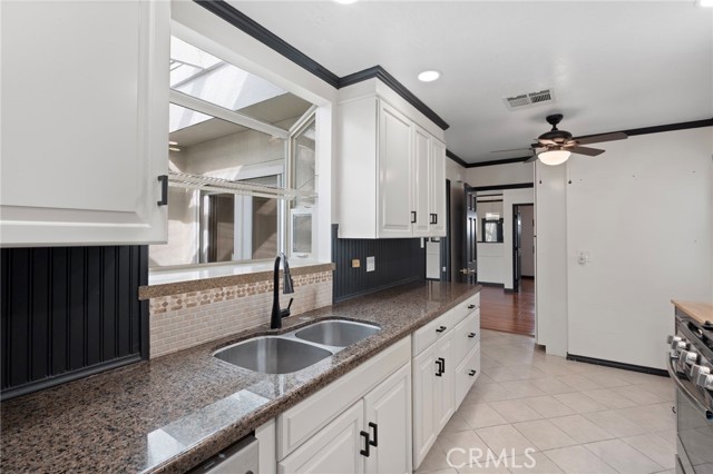 Detail Gallery Image 11 of 40 For 6417 Graves, Lake Balboa,  CA 91406 - 3 Beds | 2 Baths