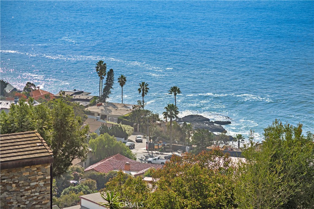 https://media.crmls.org/medias/b88c47b6-b9c1-4490-aa6b-11384a03ceb0.jpg?preset=X-Large