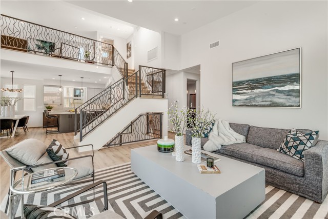 2304 Felton Lane, Redondo Beach, California 90278, 4 Bedrooms Bedrooms, ,5 BathroomsBathrooms,Residential,Sold,Felton,SB22078483