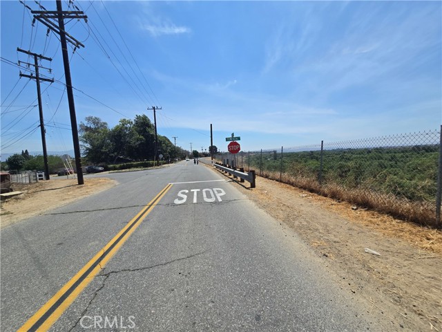 876 River Drive, Norco CA: https://media.crmls.org/medias/b88c65e5-58dd-422a-be54-034c0ca15efb.jpg