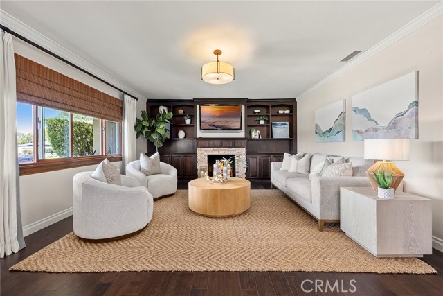 1831 Cockscrow Lane, North Tustin CA: https://media.crmls.org/medias/b88cbcc9-b5b3-4777-be93-4a2d920a1a29.jpg