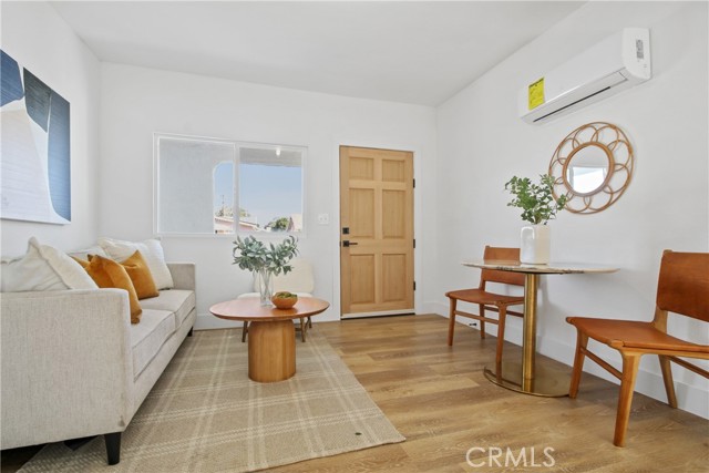 126 W 94th Street, Los Angeles CA: https://media.crmls.org/medias/b88cd15a-9791-423d-ae1e-06ee9bb2efb8.jpg