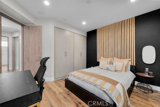 Detail Gallery Image 19 of 36 For 2713 Carnegie Ln #B,  Redondo Beach,  CA 90278 - 5 Beds | 4 Baths