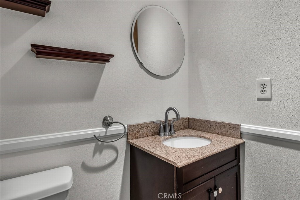 https://media.crmls.org/medias/b88d0bd3-0a26-49cf-b269-3f62811537e5.jpg?preset=X-Large