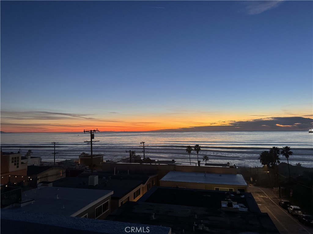 https://media.crmls.org/medias/b88d25e3-80f7-44eb-883c-53023d08177f.jpg?preset=X-Large