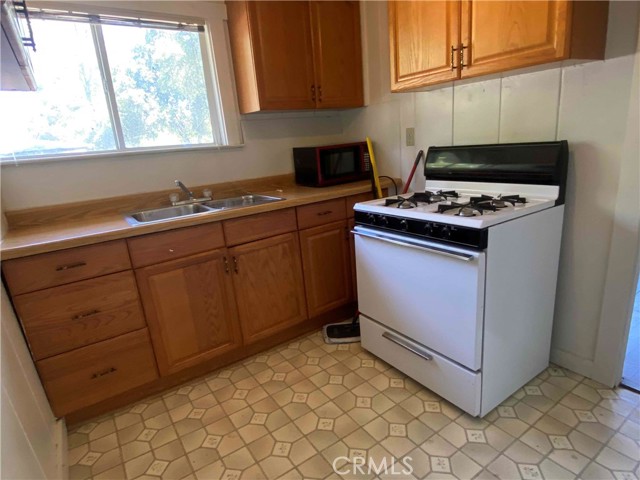 Detail Gallery Image 24 of 37 For 117 17th St, Paso Robles,  CA 93446 - 4 Beds | 3 Baths