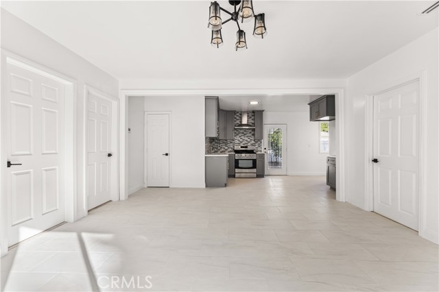 14592 Lyle Street, Sylmar CA: https://media.crmls.org/medias/b88dfb59-b58c-43b7-8ee5-8697a67ba5db.jpg