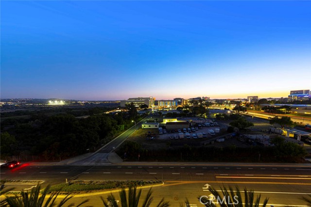 8081 Scholarship, Irvine CA: https://media.crmls.org/medias/b88ec321-779f-418a-920f-e9ec6327ef05.jpg