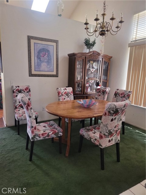 Detail Gallery Image 3 of 9 For 15750 Fiddleleaf Rd, Fontana,  CA 92337 - 4 Beds | 3/1 Baths