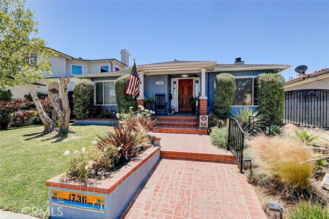 Detail Gallery Image 1 of 33 For 1736 1st St, Manhattan Beach,  CA 90266 - 3 Beds | 2 Baths