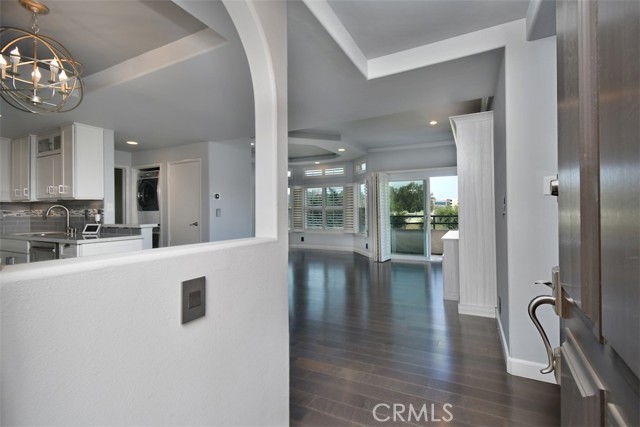 Detail Gallery Image 2 of 23 For 4230 Colfax Ave #201,  Studio City,  CA 91604 - 2 Beds | 2 Baths