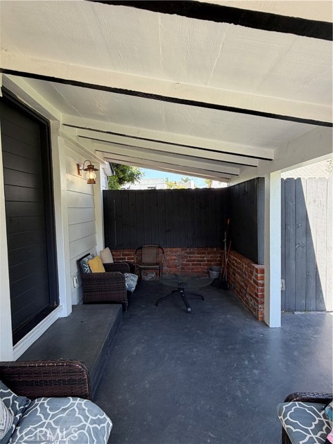 11525 Moorpark Street photo 24