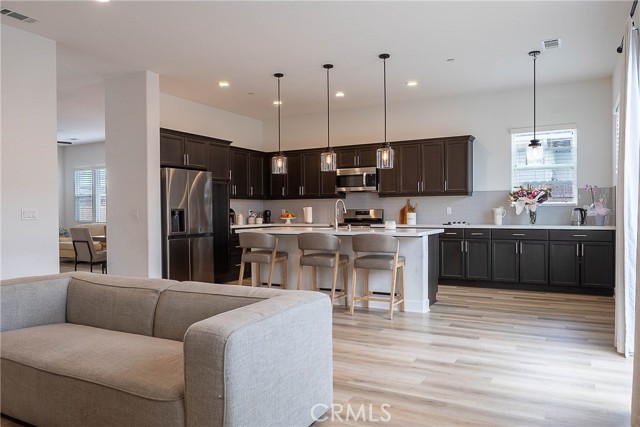 Detail Gallery Image 8 of 22 For 751 Skyview Ln, Santa Maria,  CA 93455 - 4 Beds | 3 Baths