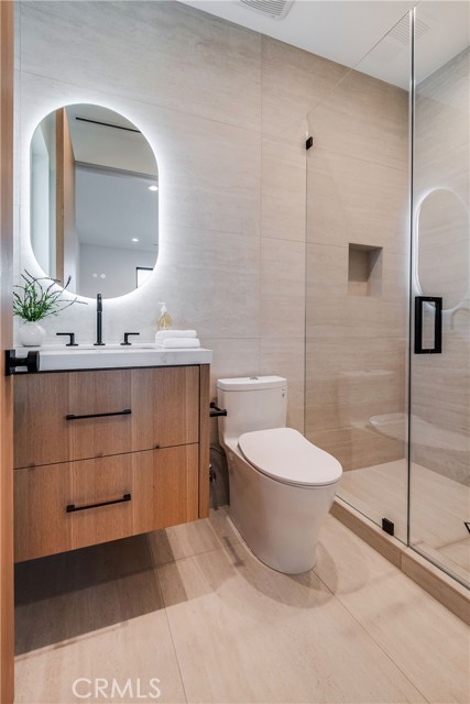 Detail Gallery Image 26 of 44 For 13602 Morrison St, Sherman Oaks,  CA 91423 - 6 Beds | 6/1 Baths