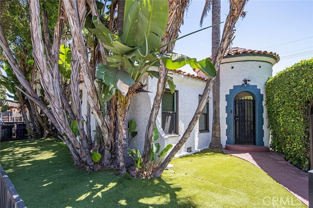 2200 Pine Avenue, Long Beach CA: https://media.crmls.org/medias/b8933480-ac86-41f7-a46f-054343c3129c.jpg