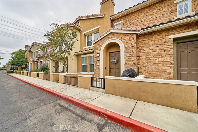 12573 Montaivo Lane, Eastvale CA: https://media.crmls.org/medias/b8937c0c-d1cf-4338-aceb-4834818f2ebc.jpg