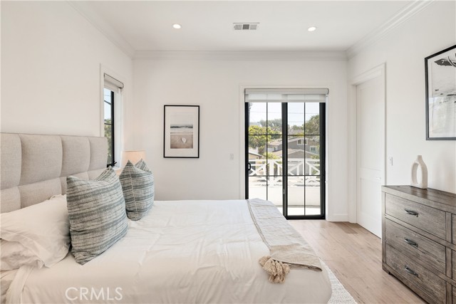 2001 Oak Avenue, Manhattan Beach, California 90266, 5 Bedrooms Bedrooms, ,5 BathroomsBathrooms,Residential,For Sale,Oak,SB25183354