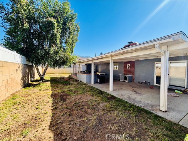 6216 Mayberry Avenue, Rancho Cucamonga CA: https://media.crmls.org/medias/b893e600-2194-4c97-b98b-73387fb72372.jpg