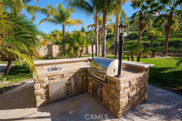 Detail Gallery Image 6 of 20 For 27462 English Ivy Ln, Canyon Country,  CA 91387 - 5 Beds | 3 Baths