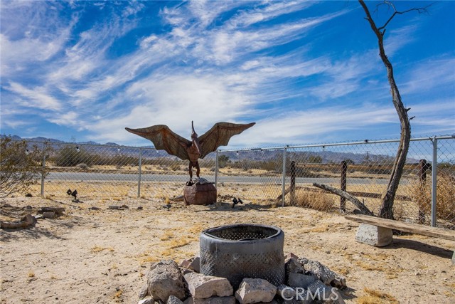 Detail Gallery Image 21 of 50 For 65076 E Broadway, Joshua Tree,  CA 92252 - 2 Beds | 1 Baths