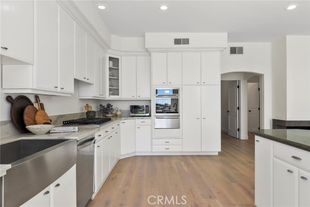 4406 Medley Place, Encino CA: https://media.crmls.org/medias/b895b1f6-67fd-4902-b869-a234e6469c92.jpg