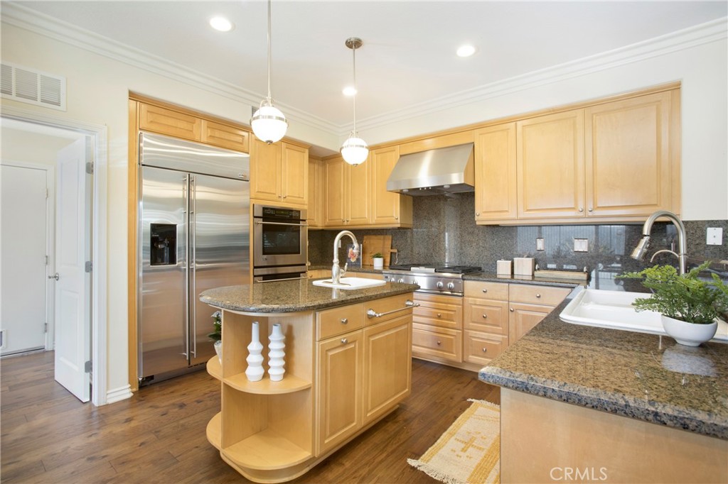 MLS #OC25270482 image #24