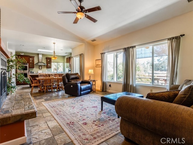 Detail Gallery Image 10 of 69 For 1575 Parkhill Rd, Santa Margarita,  CA 93453 - 4 Beds | 2/1 Baths
