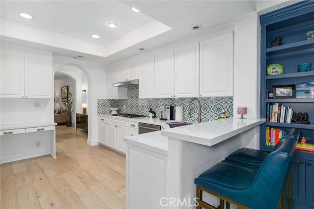 Detail Gallery Image 6 of 31 For 11740 W Sunset Bld #14,  Los Angeles,  CA 90049 - 2 Beds | 3 Baths