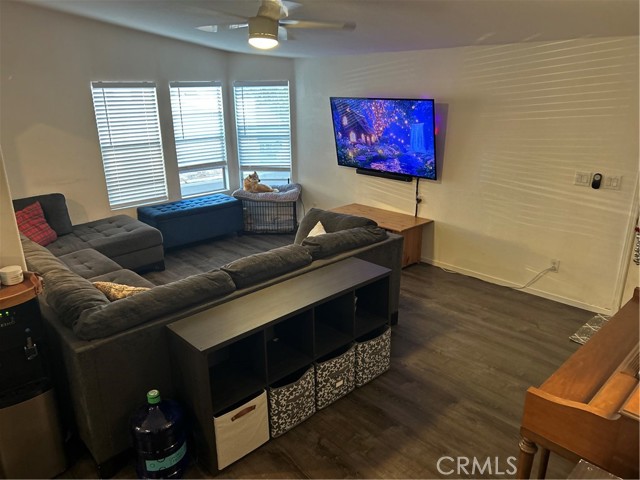 Detail Gallery Image 6 of 34 For 2851 Rolling Hills Dr #1,  Fullerton,  CA 92835 - 3 Beds | 2 Baths