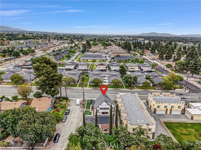 239 N San Antonio Avenue, Upland CA: https://media.crmls.org/medias/b898cd02-feaa-4883-a3eb-f37065f8ab3d.jpg