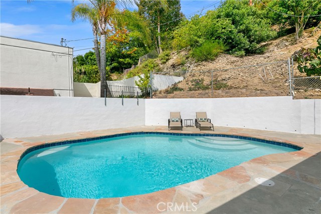 Detail Gallery Image 47 of 51 For 3900 Benedict Canyon Dr, Sherman Oaks,  CA 91423 - 3 Beds | 4 Baths
