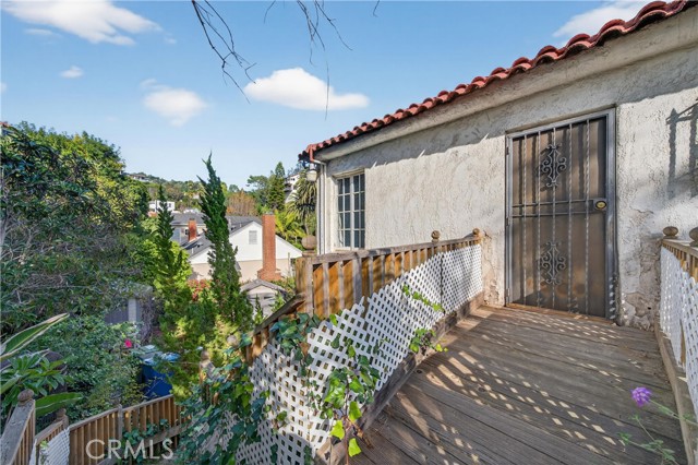 Detail Gallery Image 19 of 33 For 2329 N Edgemont, Los Angeles,  CA 90027 - 5 Beds | 3 Baths