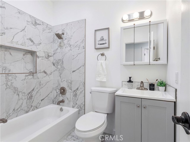 Detail Gallery Image 34 of 45 For 7320 Balboa Bld, Lake Balboa,  CA 91406 - 2 Beds | 2 Baths