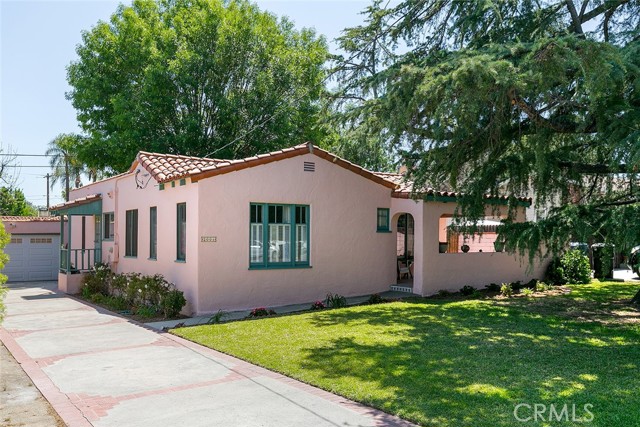 2004 Garfias Dr, Pasadena, CA 91104