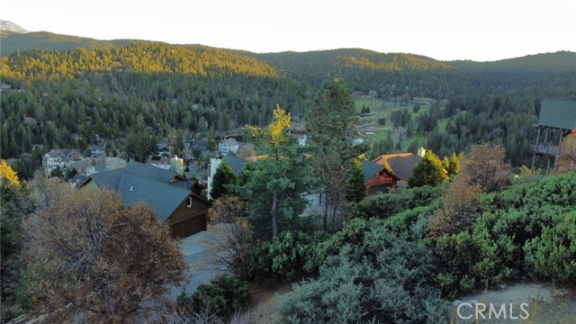 Detail Gallery Image 7 of 11 For 935 Sonoma Dr, Lake Arrowhead,  CA 92352 - – Beds | – Baths