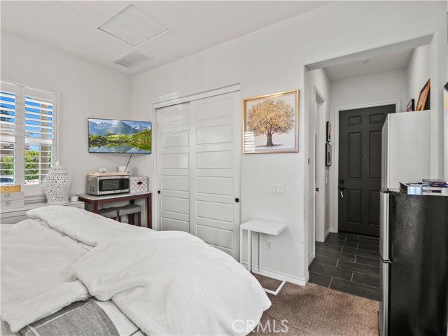 Detail Gallery Image 10 of 65 For 22385 Midtown Ct, Saugus,  CA 91350 - 5 Beds | 4/1 Baths